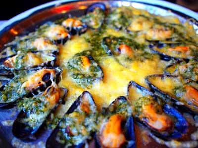 mussels in garlic sauce