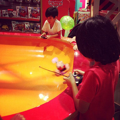aa-hamleys-one-utama-3