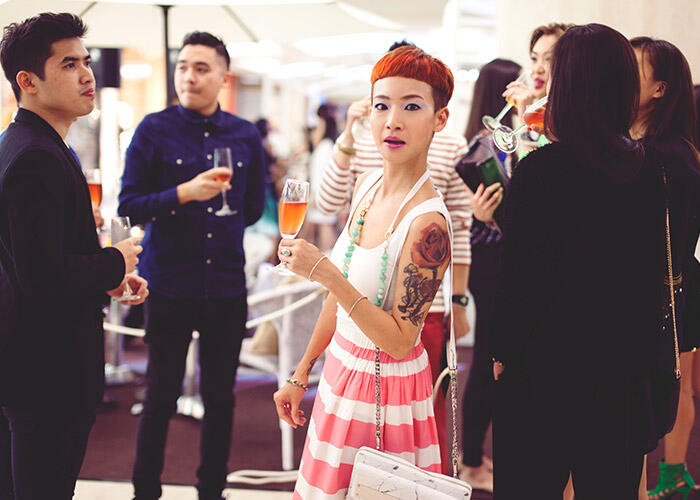 12-kinkybluefairy-harpers-bazaar-jetset